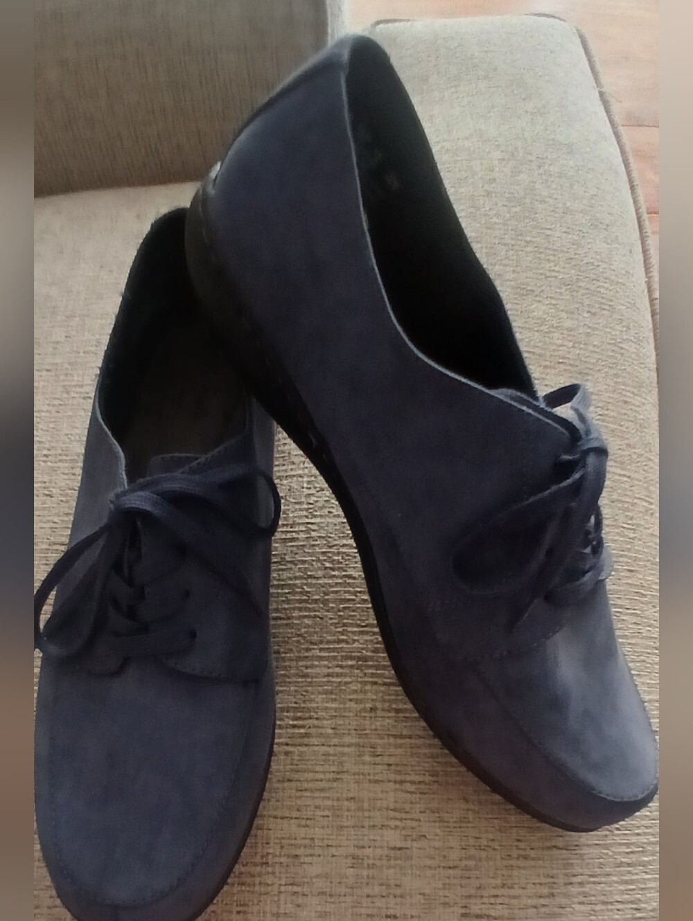 Women's Soft Style Hushpuppies Lace Up Blue Suede Oxfords Loafers Size 11